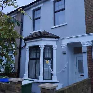 Daniari Guest Bed & Breakfast Erith