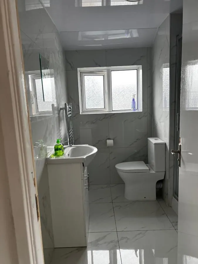 Good Priced Single Rooms In Hayes 0*, Northolt (Greater London) United Kingdom